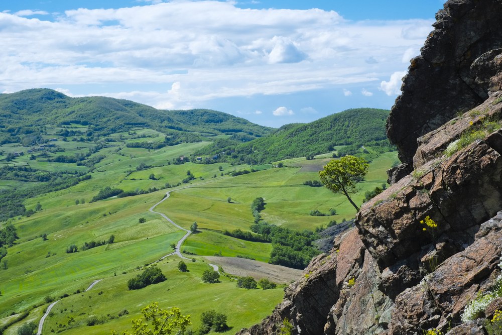 La Val Trebbia tra curve e pianure nel verde