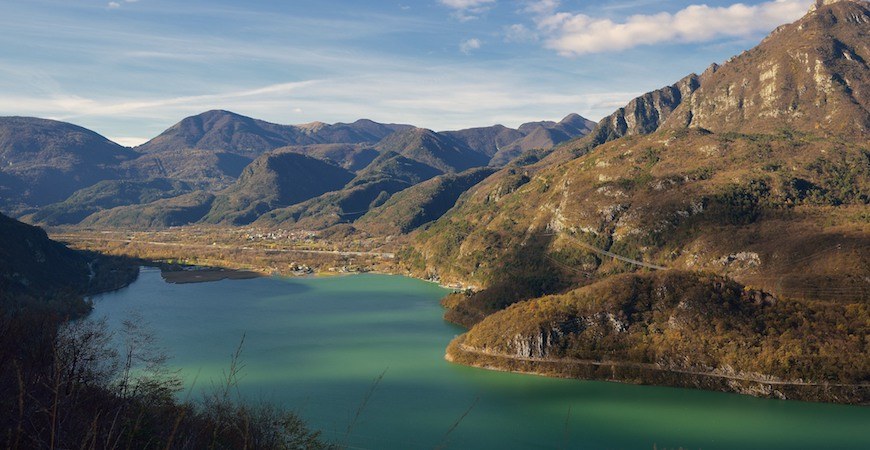 Alla scoperta del Friuli-Venezia Giulia in moto: il lago di Cavazzo Alla scoperta del Friuli-Venezia Giulia in moto: il lago di Cavazzo