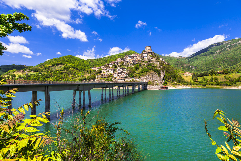 Castel di Tora