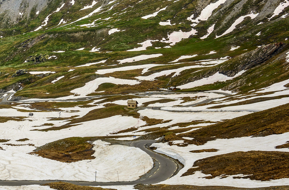 Colle dell'Agnello, curve
