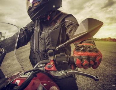 Pantaloni moto: consigli e modelli per inverno ed estate - TrueRiders