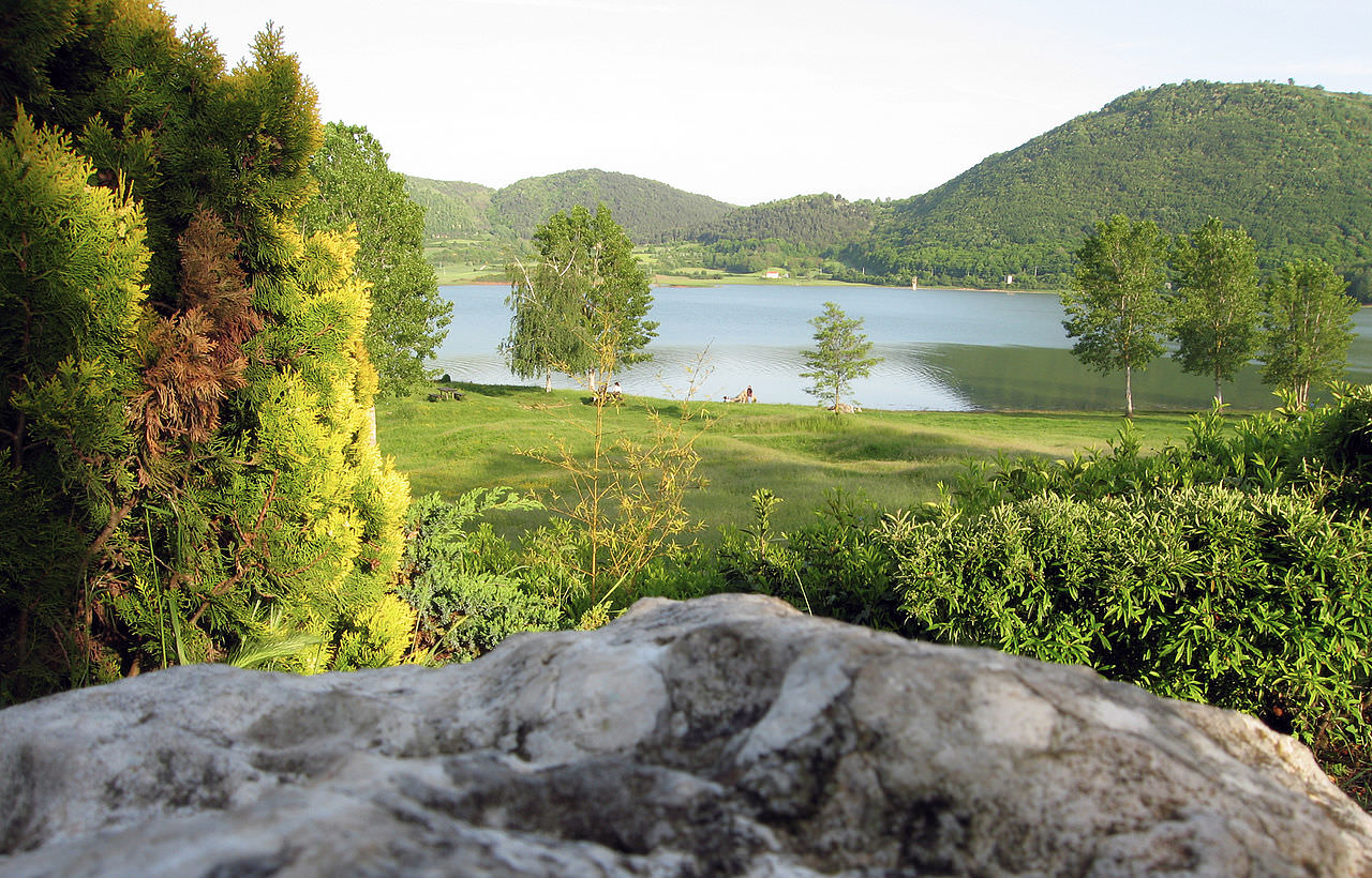 lago di canterno