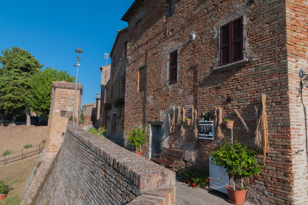 Nove castelli di Arcevia, Loretello