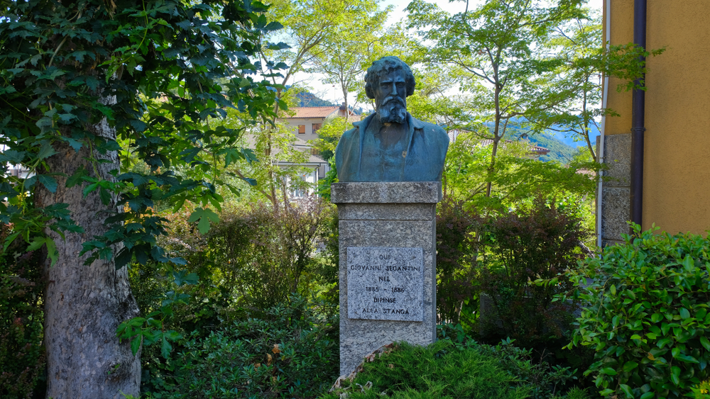 Busto Segantini, Caglio