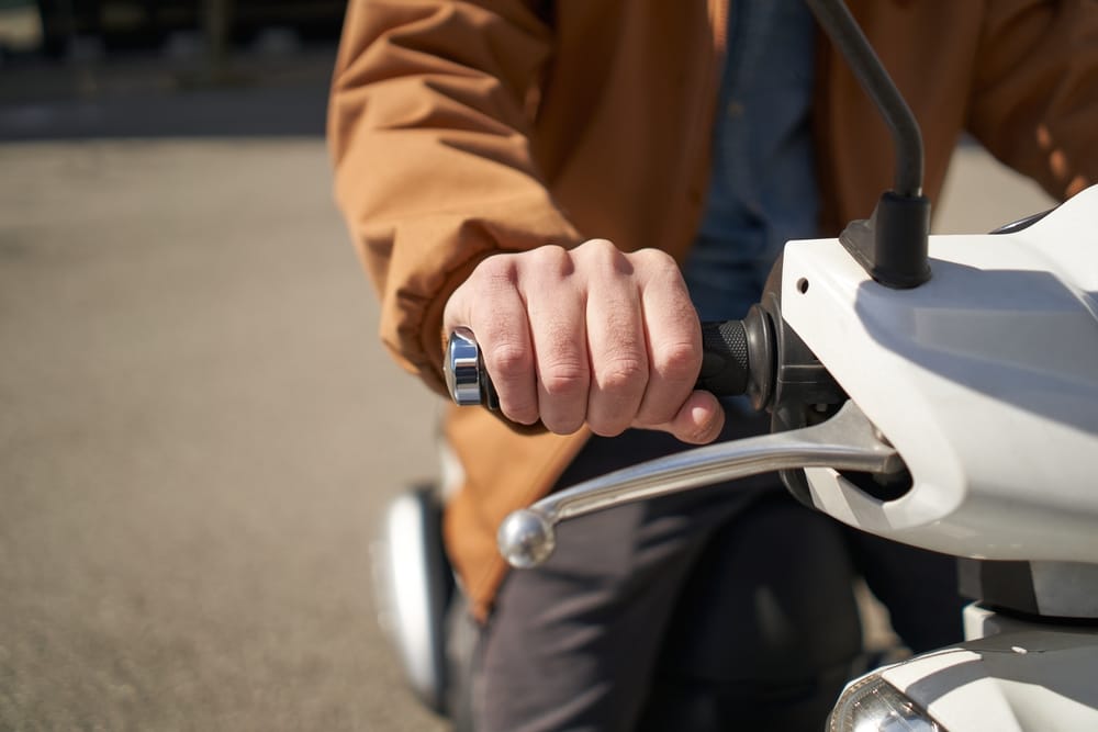 Patente A1, guida completa: cosa guidare, costi ed esame pratico