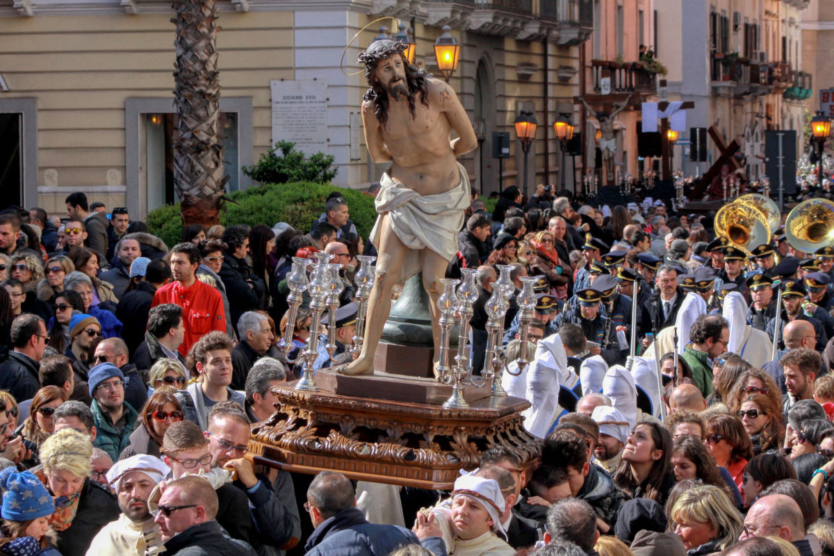 I borghi "misteriosi" dove la Settimana Santa è all'insegna di antichi riti  e splendide processioni